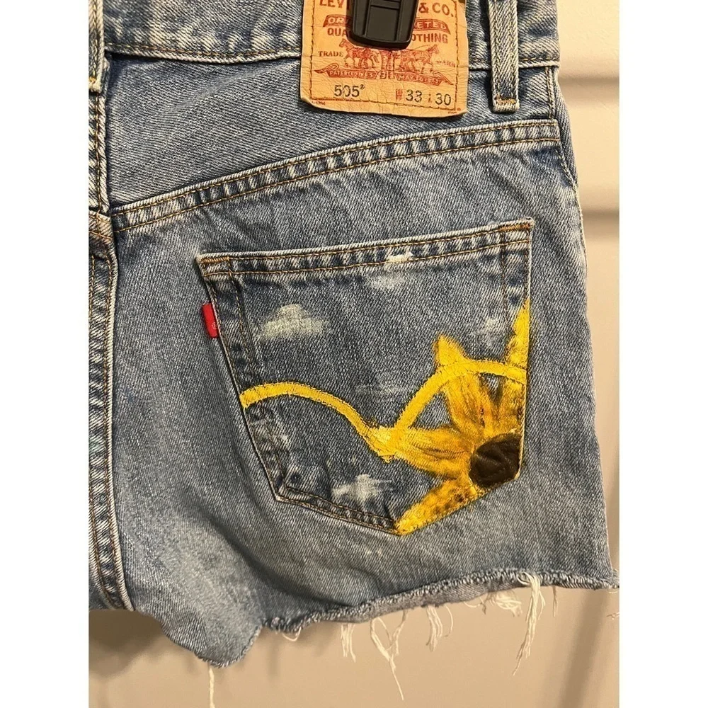 Levi Regular Fit 505 Sunflower Painted Cutoff Denim Jean Shorts W 33 L 30 - Picture 5 of 7